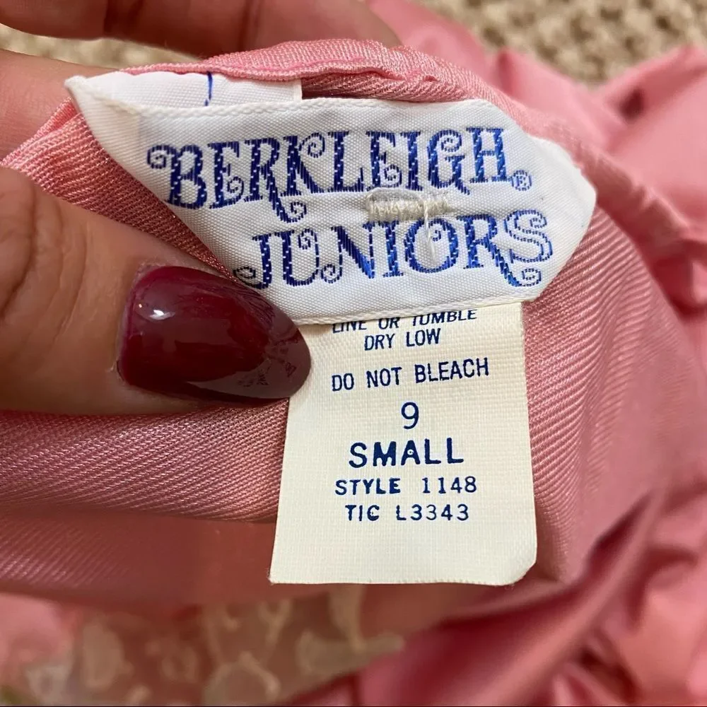 Ladies Vintage Berkleigh‎ Juniors Pink Maxi Length Nightgown Lace V Front Small
